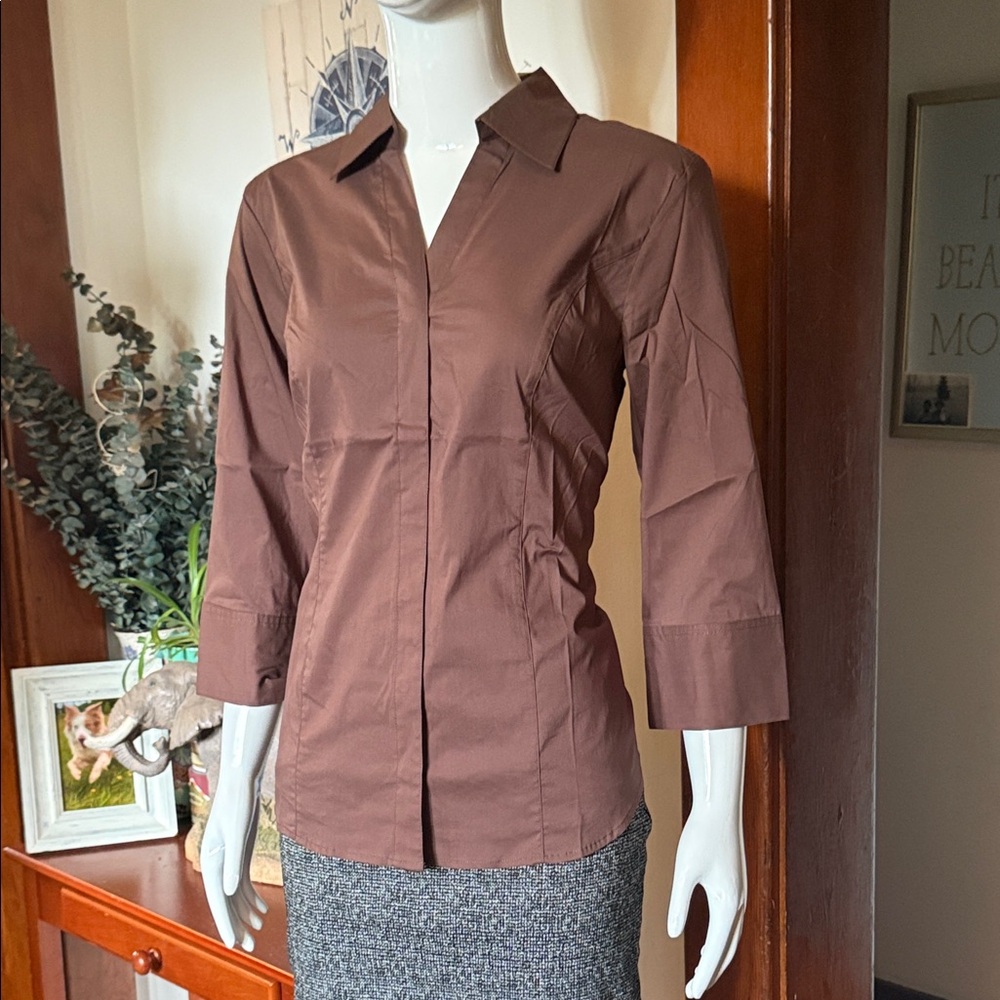 NWT northern reflections size small Women's Brown Button-Up Shirt